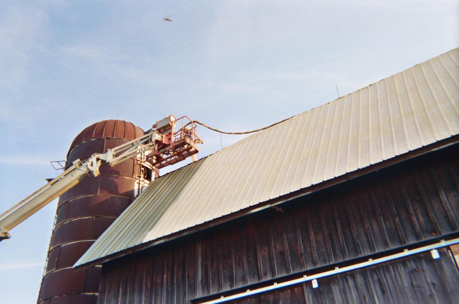 Foam roof deck application